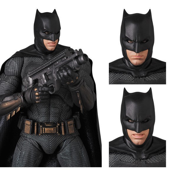 Mafex bruce wayne discount justice league